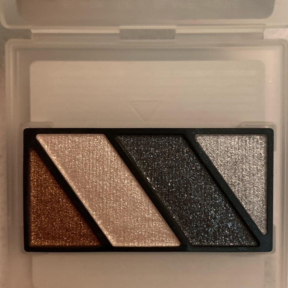Mary Kay Mineral Eyeshadow Quad in Black Ice